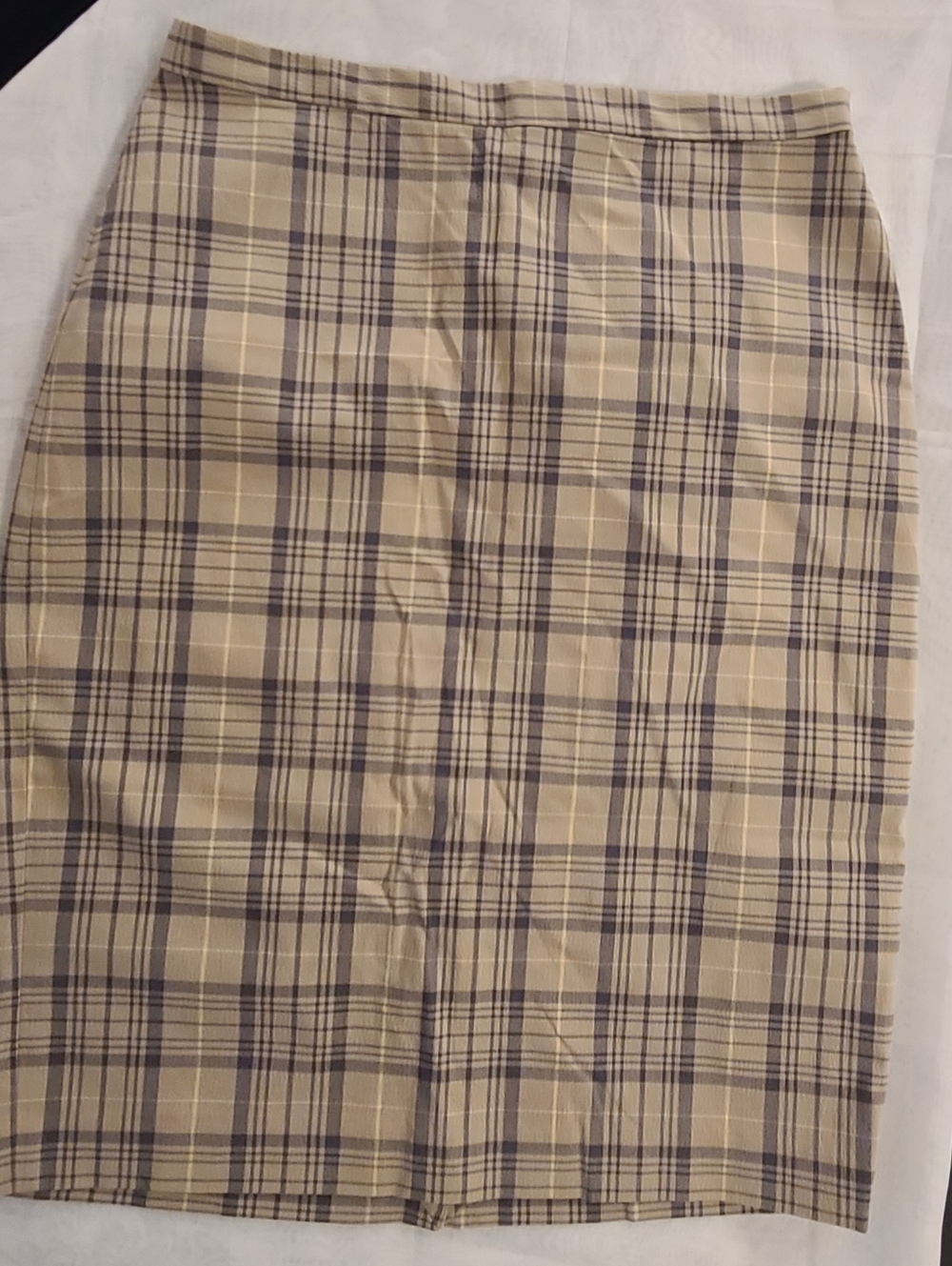 #89 - The Limited Stretch Plaid Pencil Skirt in Beige, Size 8 - Picture 2 of 5